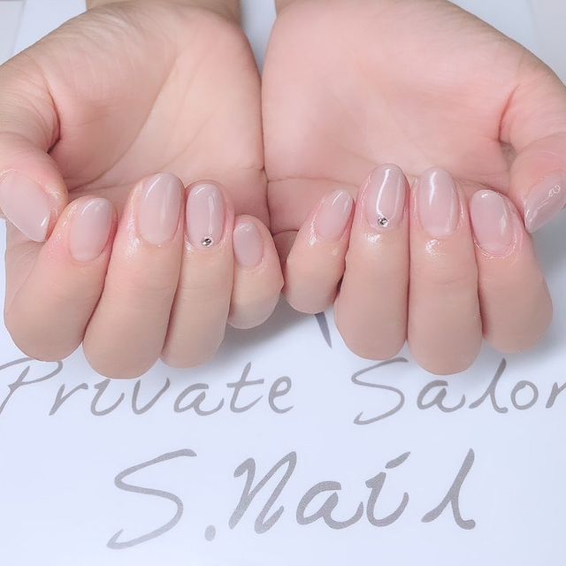 シンプルジェル ナチュラルなグレーカラーのグラデーション🤍‼︎ ネイルサロン エスネイル Private Salon S.Nail