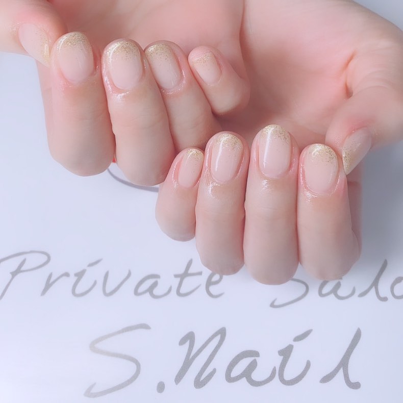 Design gel ベースカラーありのラメグラデーション✩✨ ネイルサロン エスネイル Private Salon S.Nail