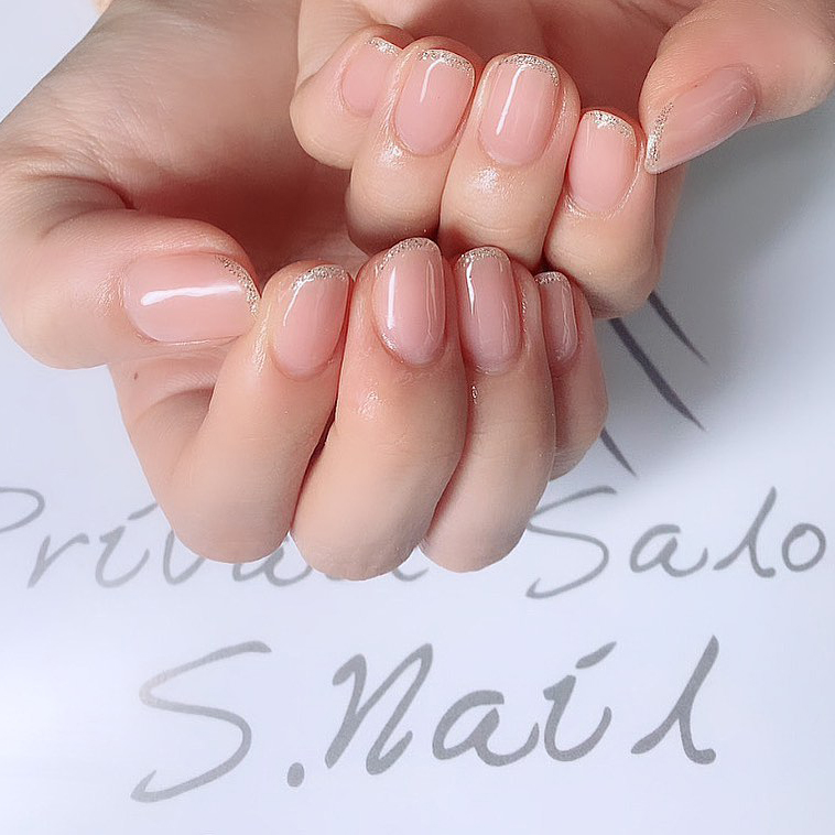 Design gel つやつやカラーにラメライン🫶🪄 ネイルサロン エスネイル Private Salon S.Nail