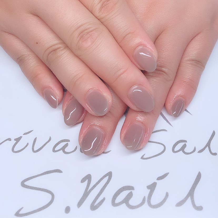 One color 日焼けしたお肌にも馴染むオシャレcolor🫶🤎 ネイルサロン エスネイル Private Salon S.Nail