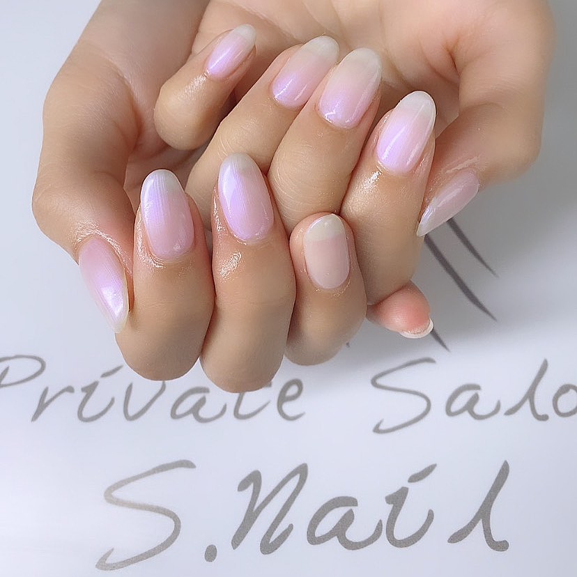 One color 角度でホワイトにもパープルにも見えます😳💕 ネイルサロン エスネイル Private Salon S.Nail