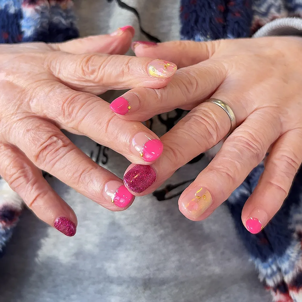 Design gel ビビッドピンクでド派手に🌷🩷 ネイルサロン エスネイル Private Salon S.Nail