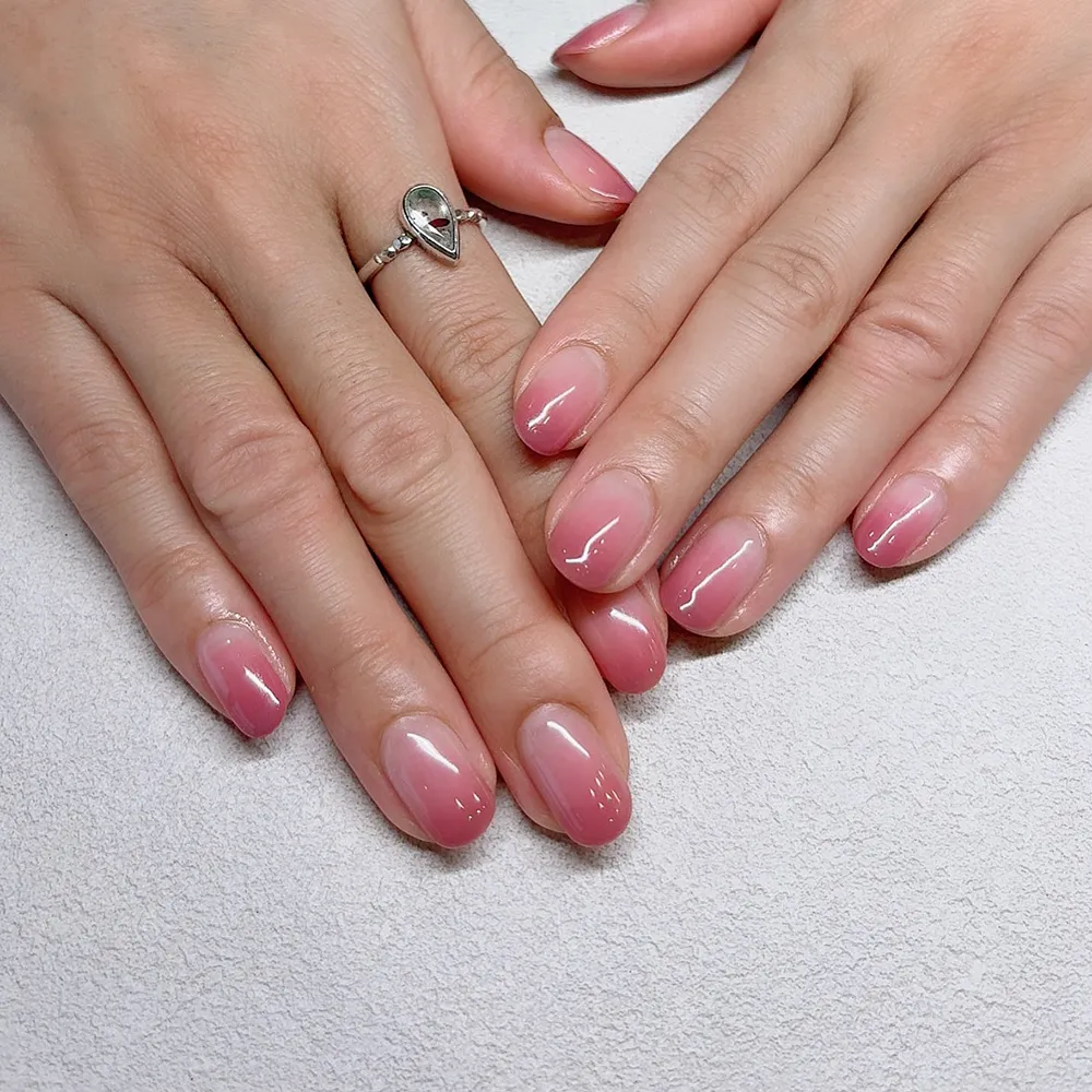 Gradation ピンクにもパープルにも見える梅雨カラー☔️💕 ネイルサロン エスネイル Private Salon S.Nail