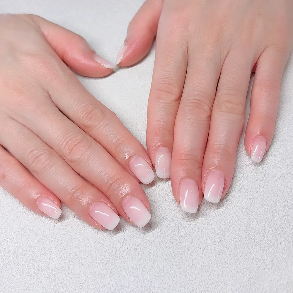 Gradation 透け感のあるホワイトグラデーション🤍 ネイルサロン エスネイル Private Salon S.Nail