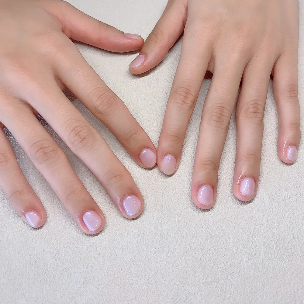 One color ミルキーホワイトに、ほんのりパープル🪽💜 ネイルサロン エスネイル Private Salon S.Nail