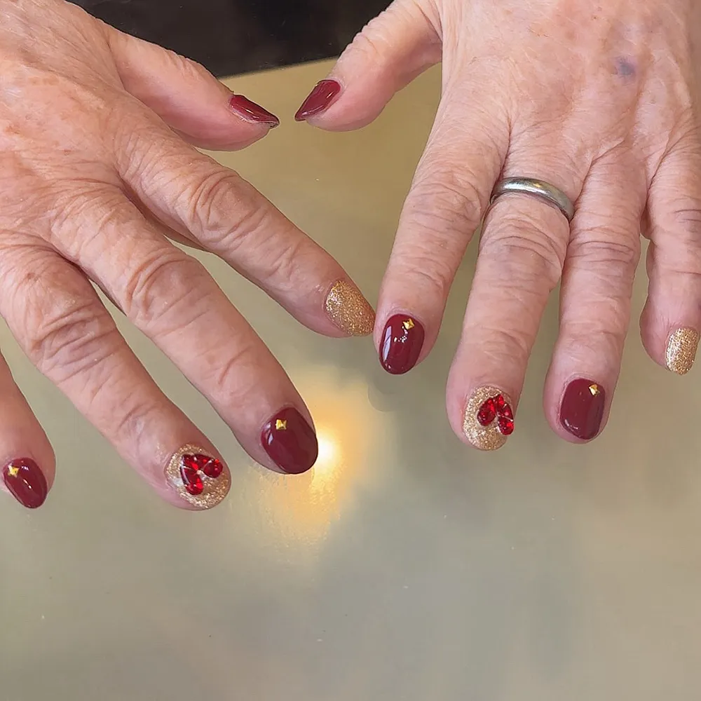 Design gel 深みredに大きなハートパーツ♥️✨ ネイルサロン エスネイル Private Salon S.Nail